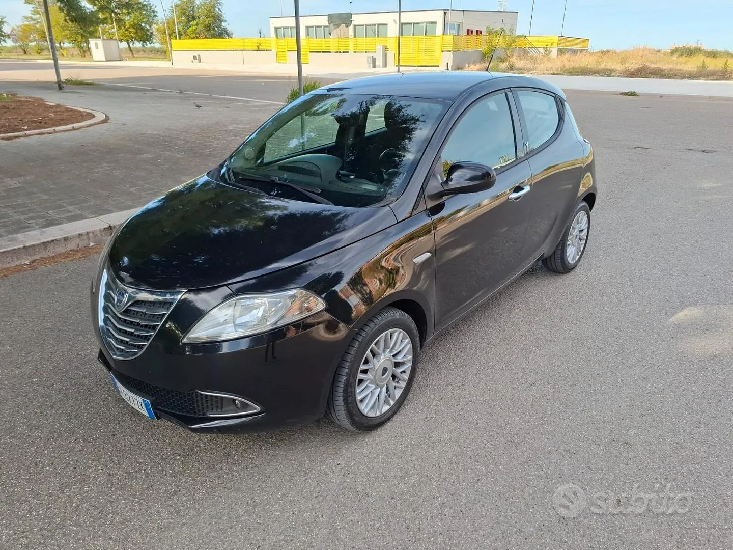 Lancia Ypsilon 2014 photo 2