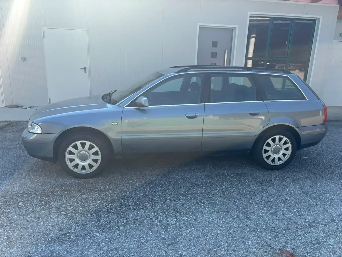 Audi A4 2000 photo 2