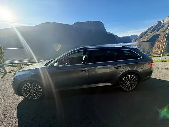 Skoda Superb 2018 photo 2