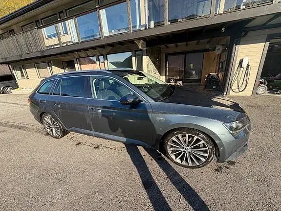 Skoda Superb 2018 photo 5