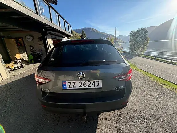 Skoda Superb 2018 photo 3