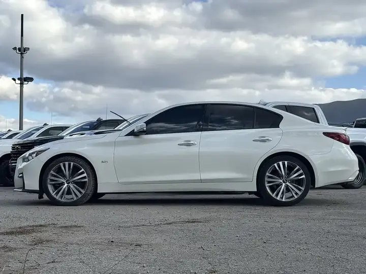 Infiniti Q50 2019 photo 5