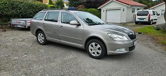 Skoda Octavia 2011 photo 3
