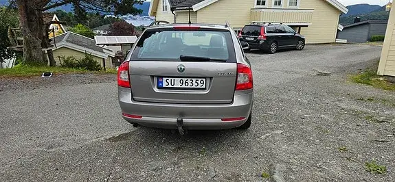 Skoda Octavia 2011 photo 4