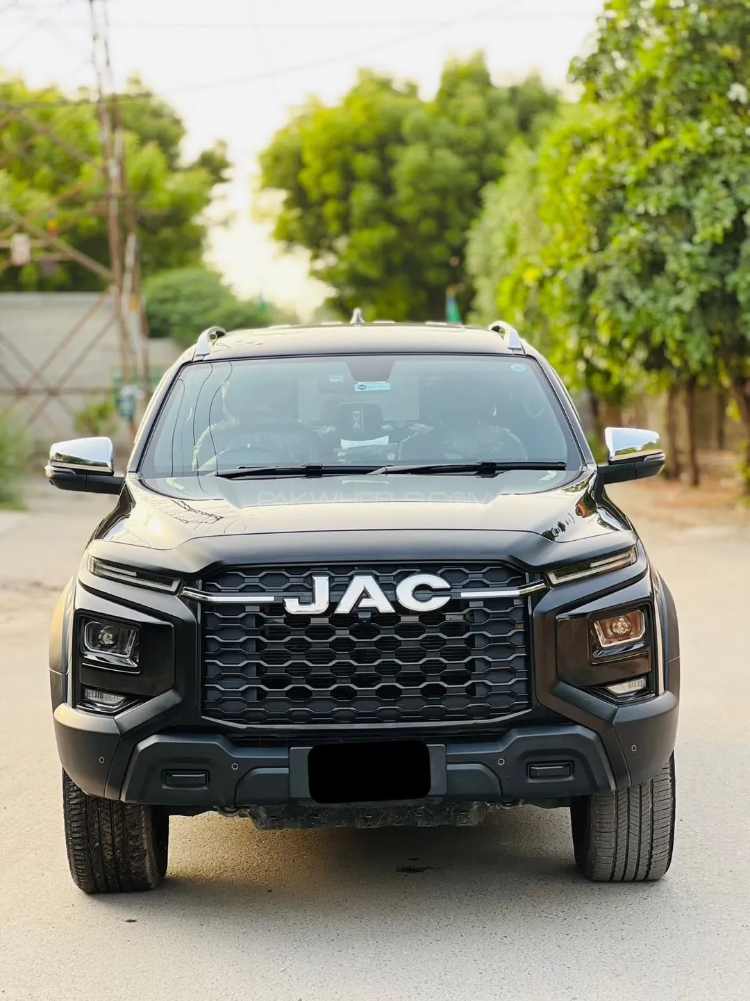 JAC T9