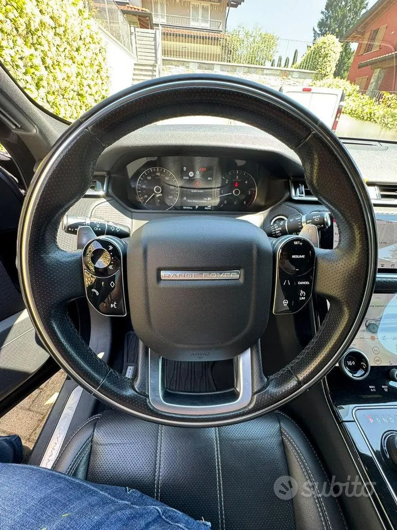 Land Rover Range Rover Velar 2019 photo 2
