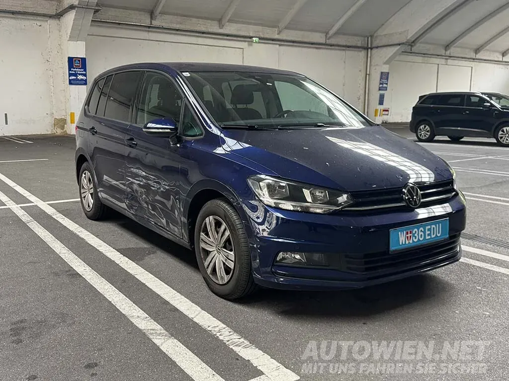 Volkswagen Touran 2023 photo 3