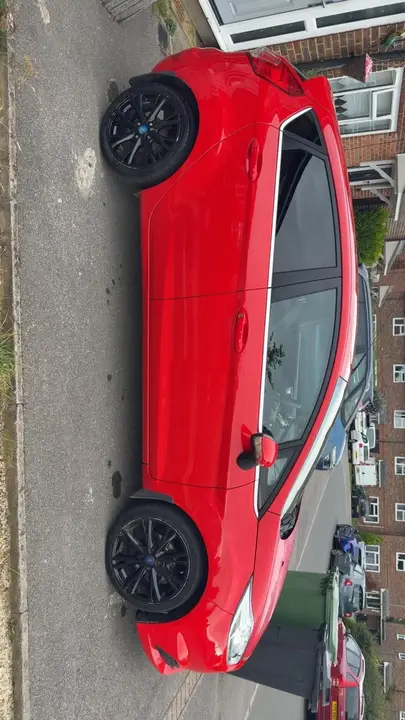 Ford Fiesta 2013 photo 2