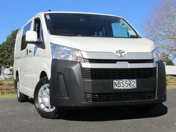 Toyota Hiace 2020 photo 2