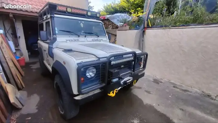 Land Rover Defender 1999 photo 2