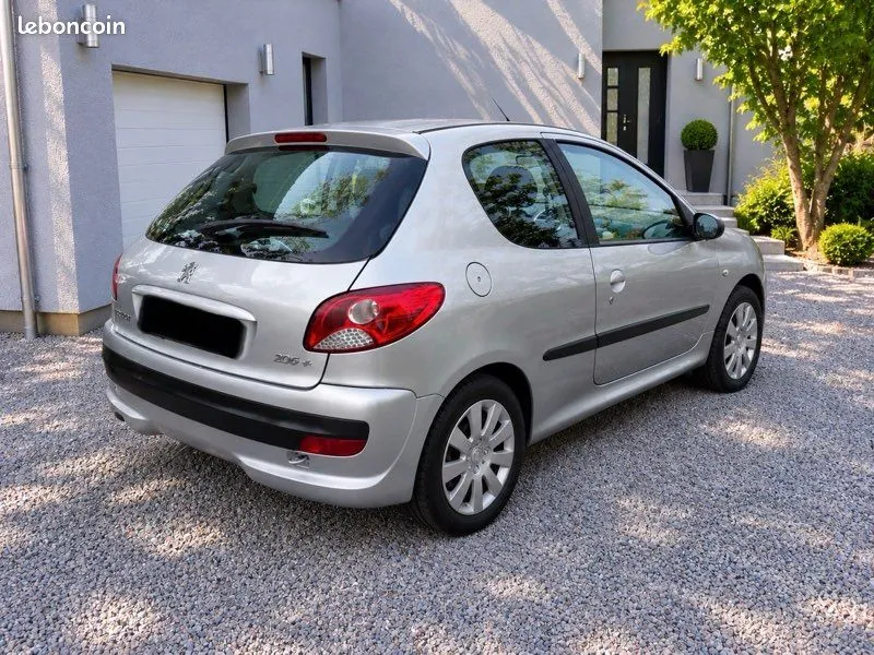 Peugeot 206 2009 photo 2