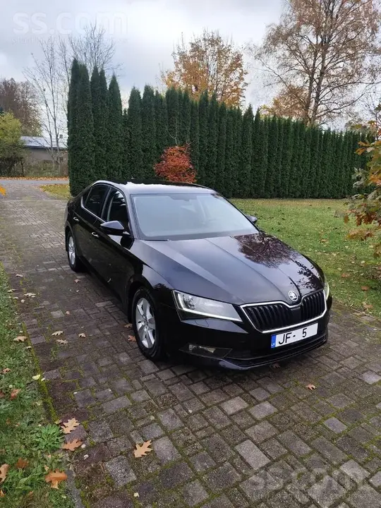 Skoda Superb 2018 photo 2