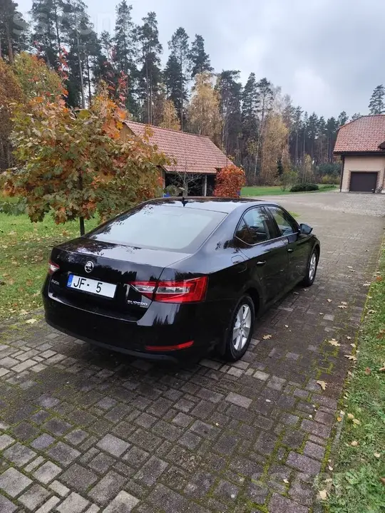 Skoda Superb 2018 photo 4