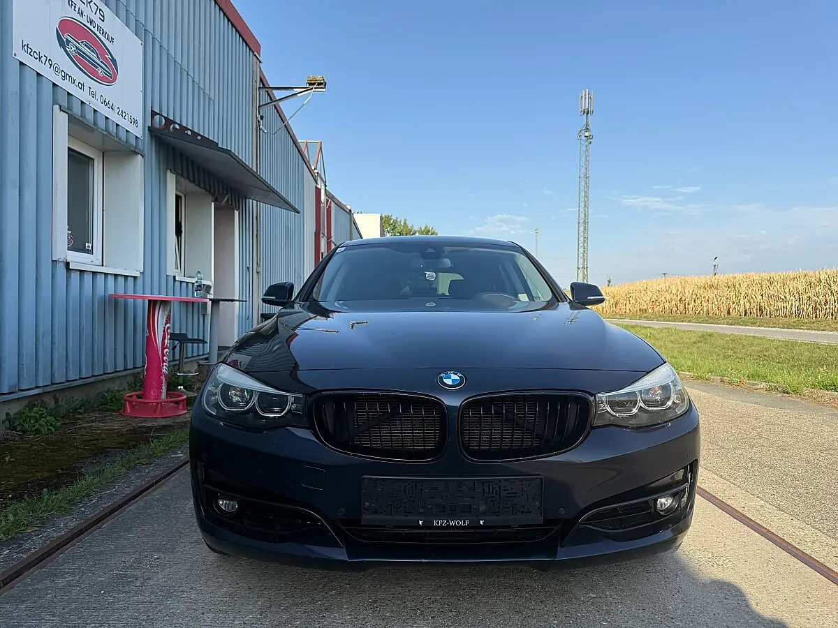 BMW 3 Series 2017 photo 2