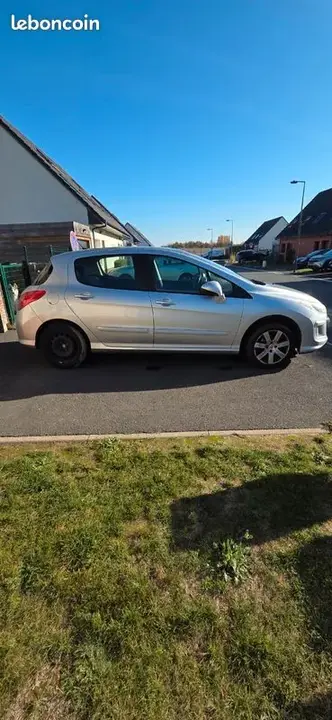 Peugeot 308 2010 photo 2