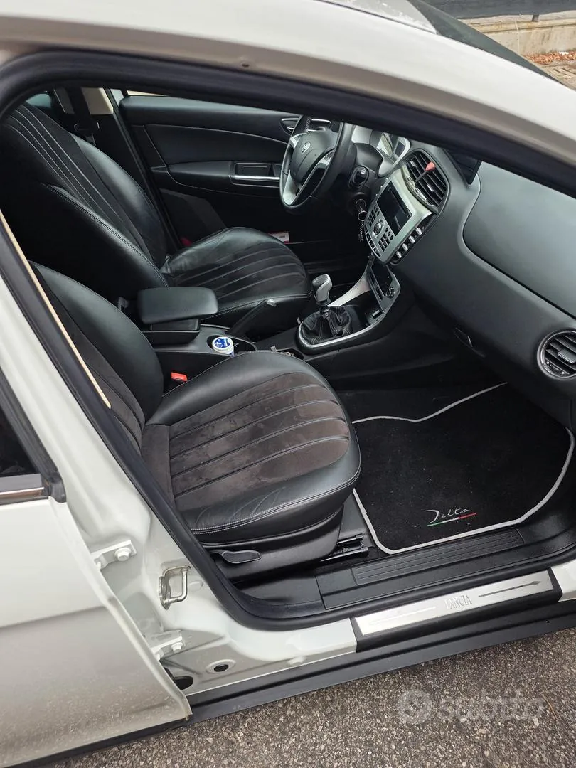 Lancia Delta 2012 photo 5