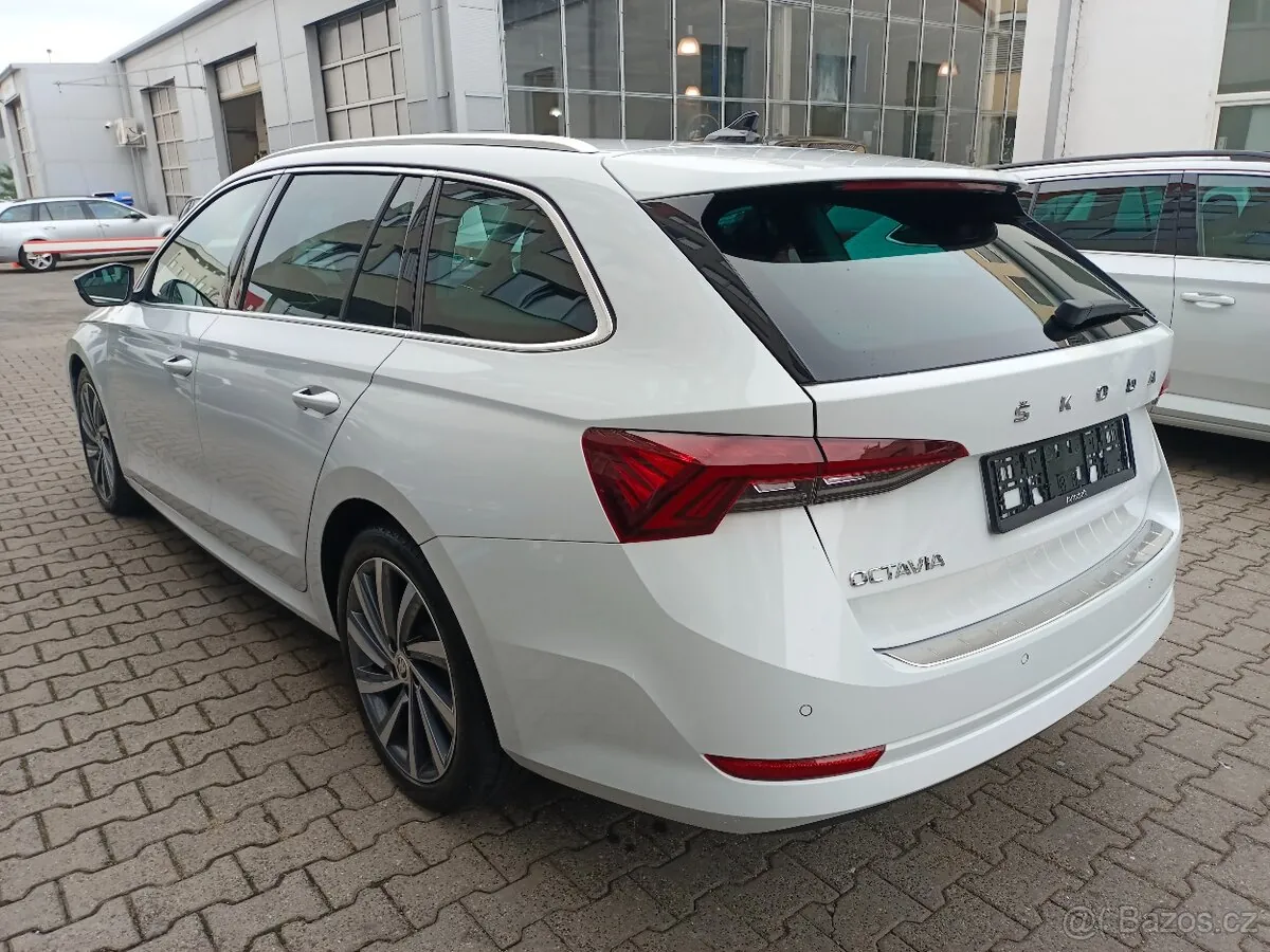 Skoda Octavia 2023 photo 3