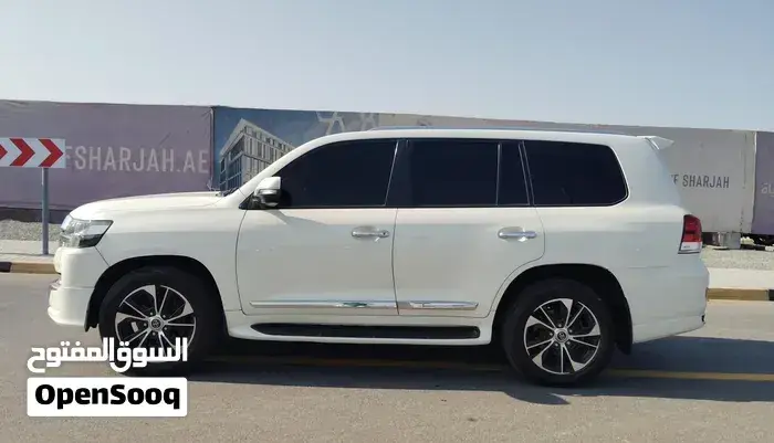 Toyota Land Cruiser 2011 photo 4