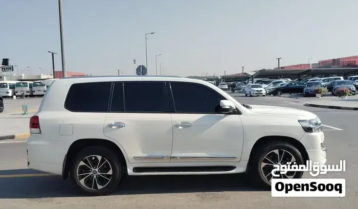 Toyota Land Cruiser 2011 photo 3