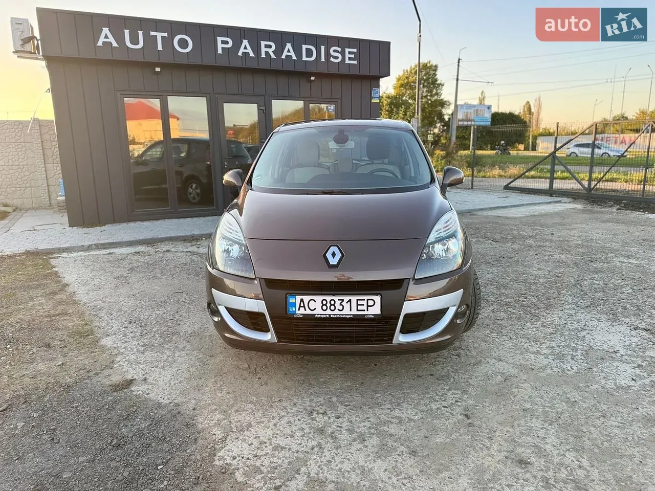Renault Scenic 2011 photo 2