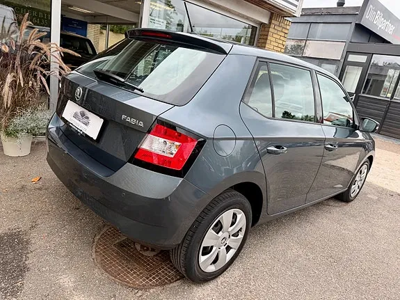 Skoda Fabia 2018 photo 4