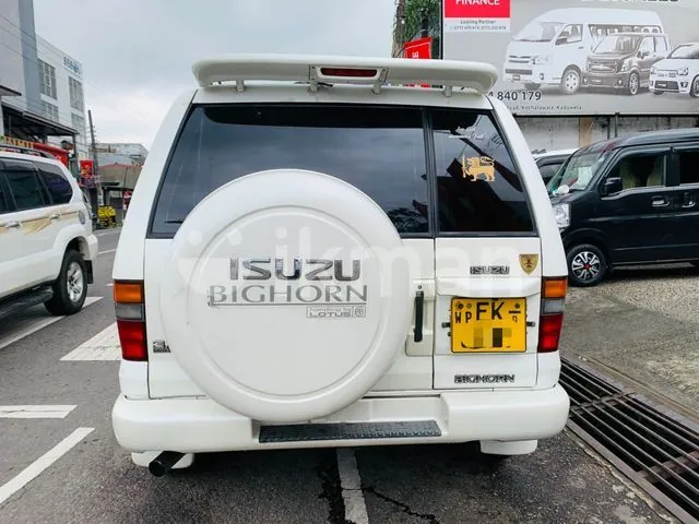 Isuzu Trooper 1991 photo 3