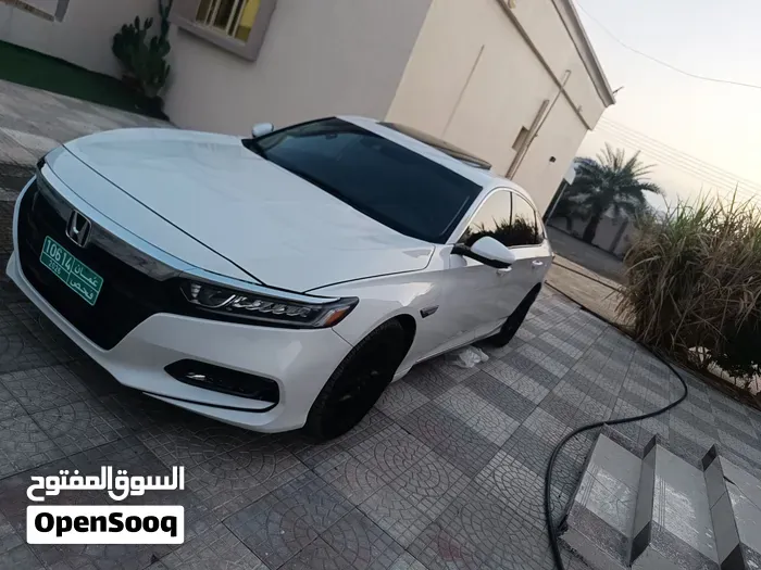 Honda Accord 2018 photo 2