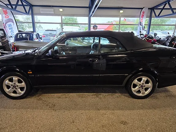 Saab 9-3 1999 photo 2
