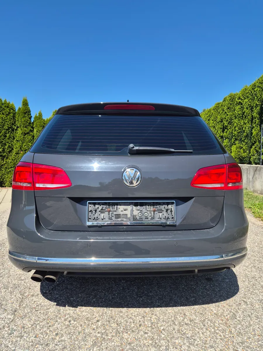 Volkswagen Passat 2012 photo 2