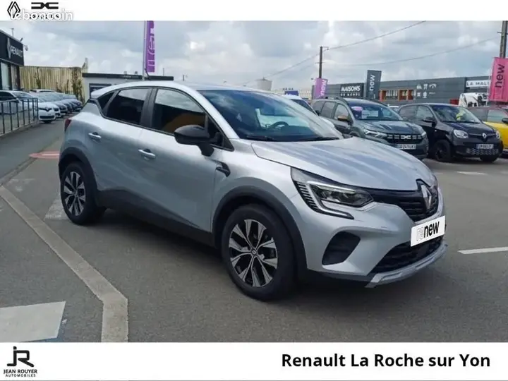 Renault Captur 2023 photo 2