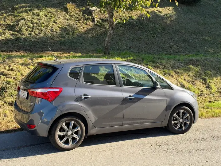 Hyundai Ix20 2017 photo 3