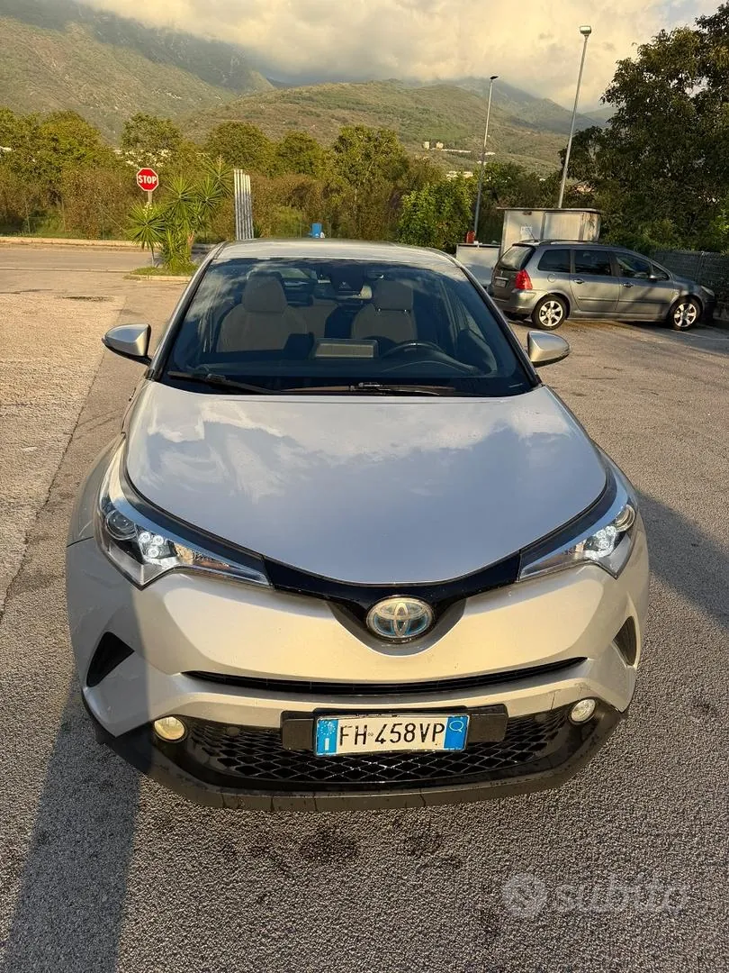 Toyota C-Hr 2017 photo 3