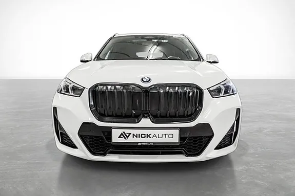 BMW Ix1 2023 photo 3