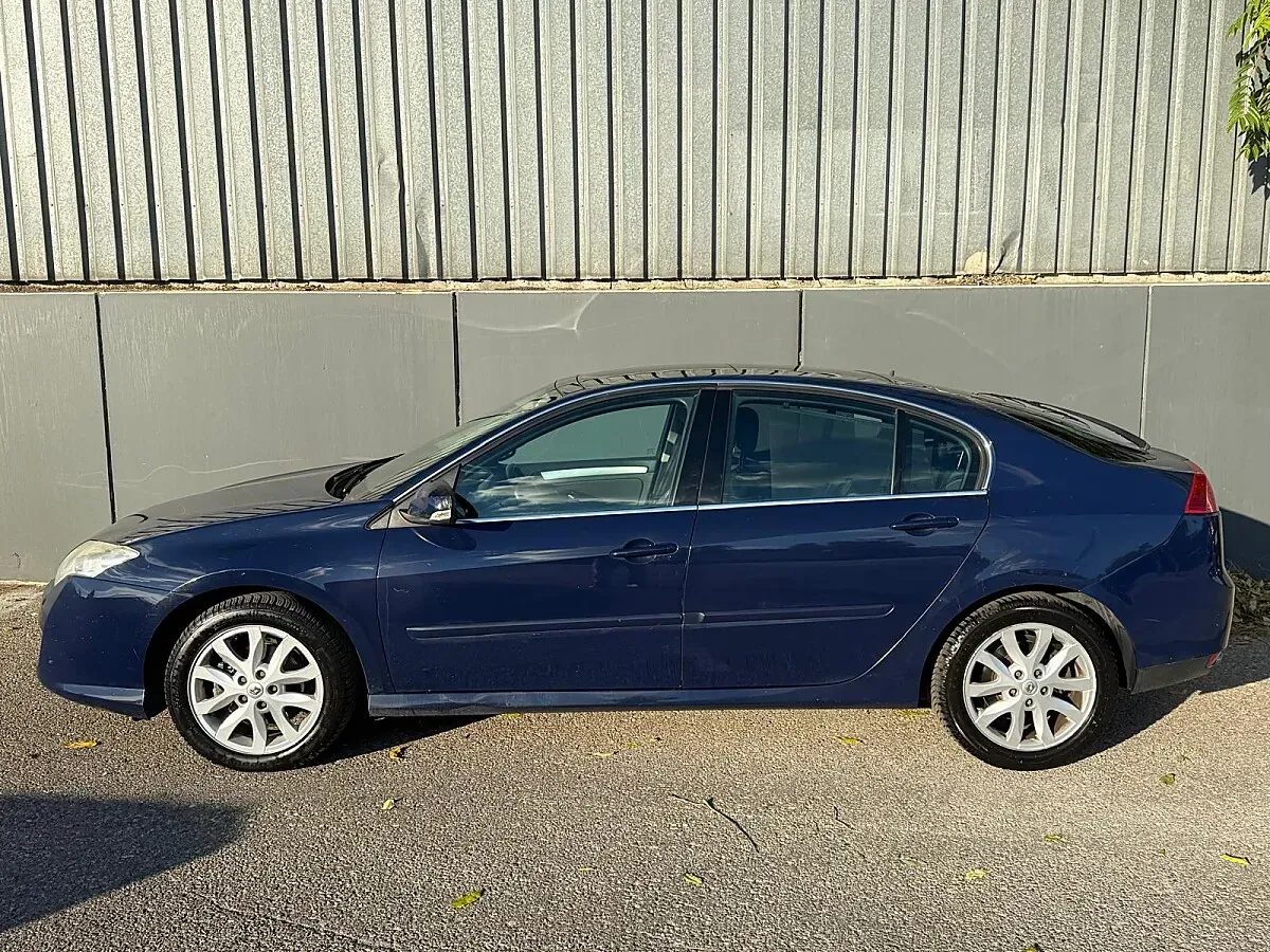 Renault Laguna 2008 photo 2