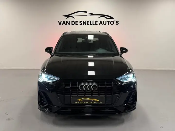 Audi Q3 2019 photo 2