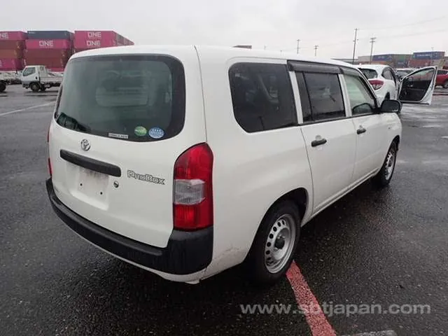Toyota Probox 2018 photo 4