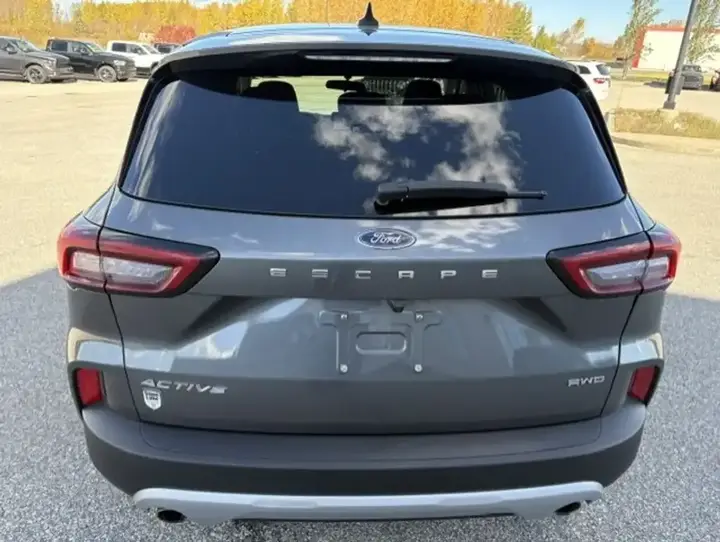 Ford Escape 2025 photo 3