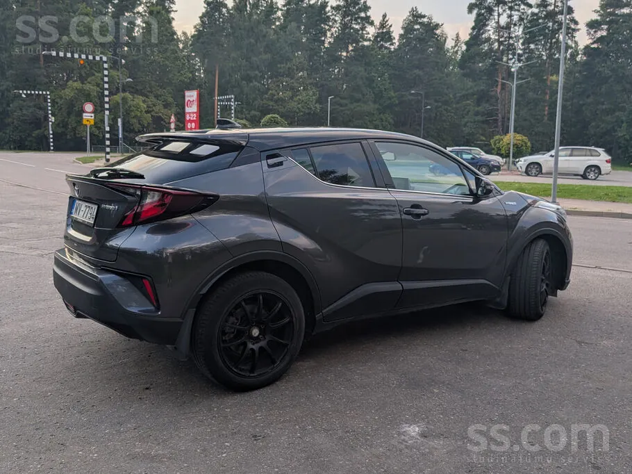 Toyota C-Hr 2021 photo 3