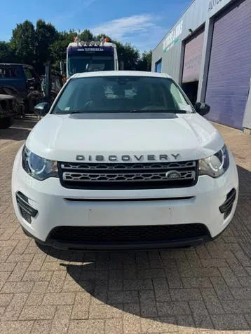 Land Rover Discovery 2017 photo 2