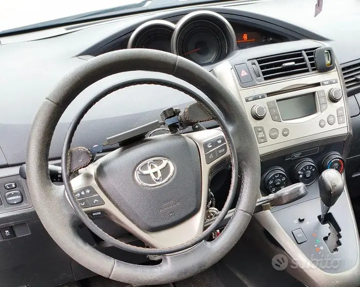 Toyota Verso 2010 photo 3