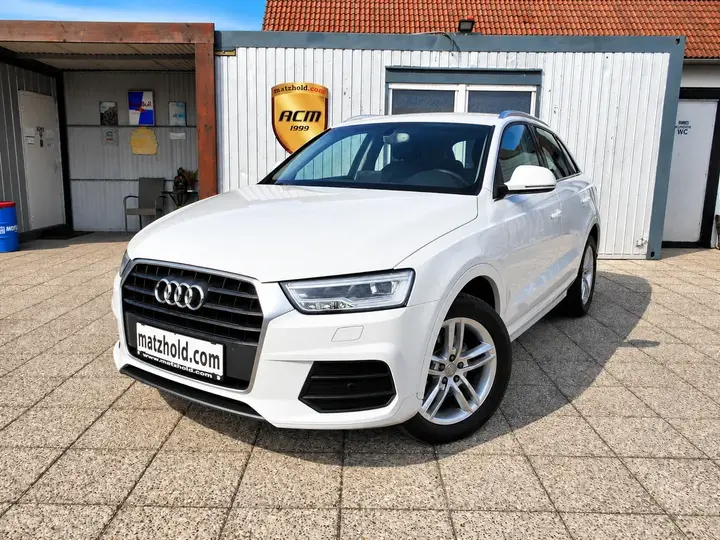 Audi Q3 2015 photo 2