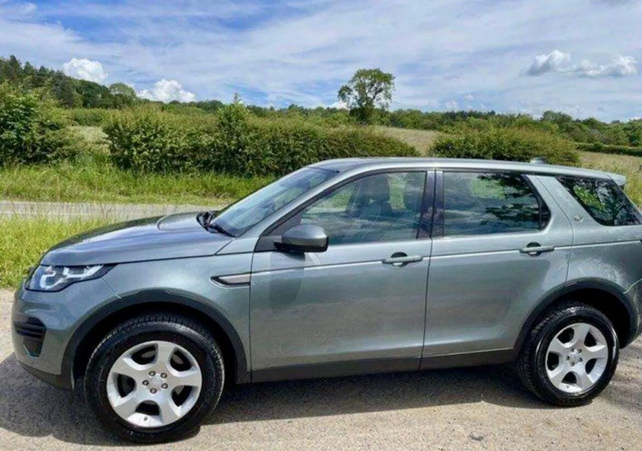 Land Rover Discovery Sport 2018 photo 3