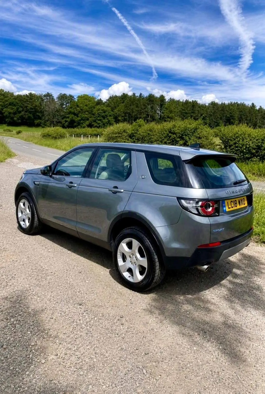 Land Rover Discovery Sport 2018 photo 2