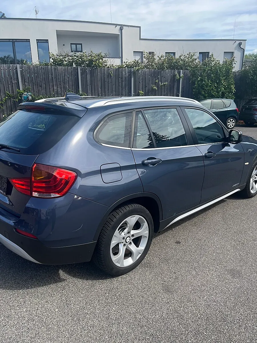 BMW X1 2011 photo 2