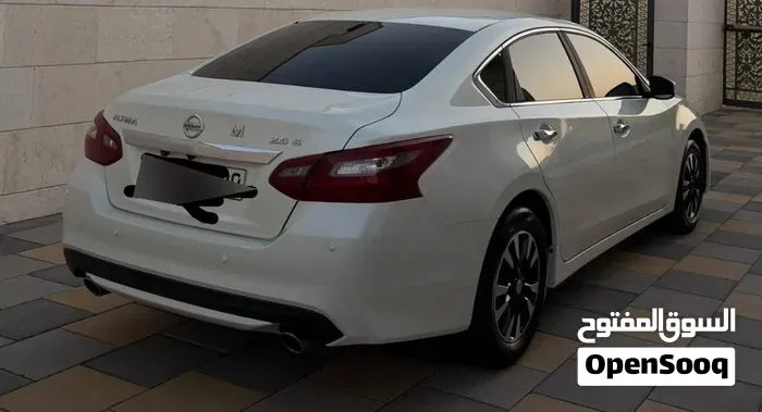 Nissan Altima 2018 photo 2