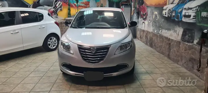 Lancia Ypsilon 2015 photo 2