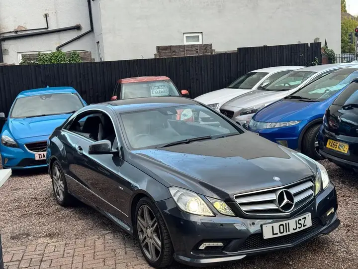 Mercedes-Benz E-Class 2011 photo 2