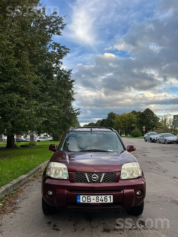 Nissan X-Trail 2004 photo 2