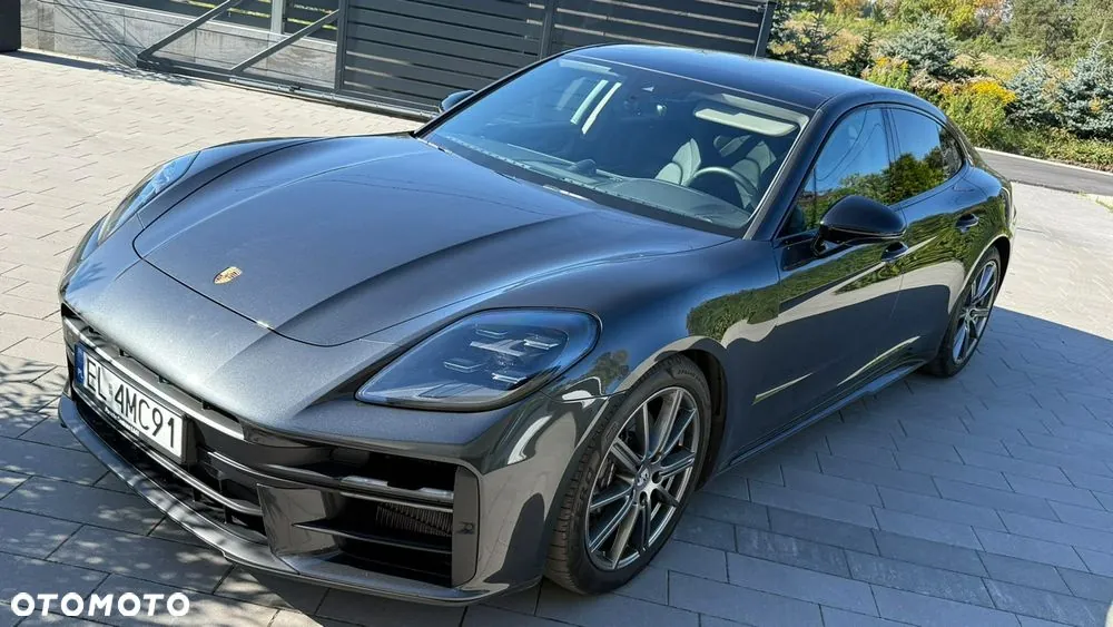 Porsche Panamera 4
