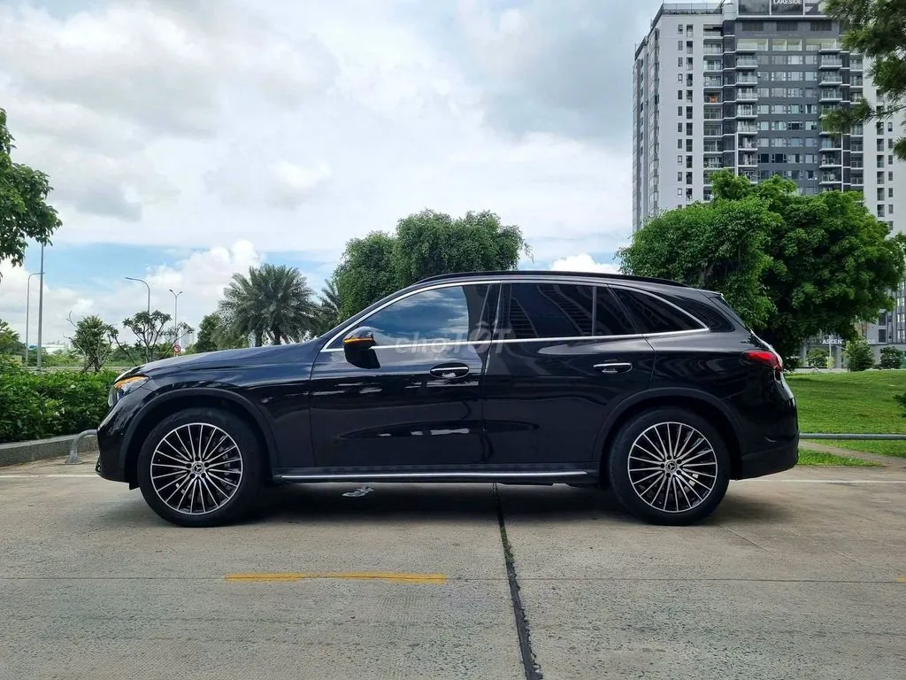 Mercedes-Benz Glc 2024 photo 2